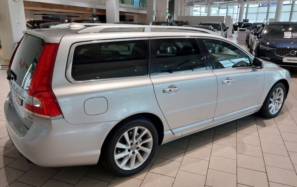 Volvo V70 2016 Harmaa