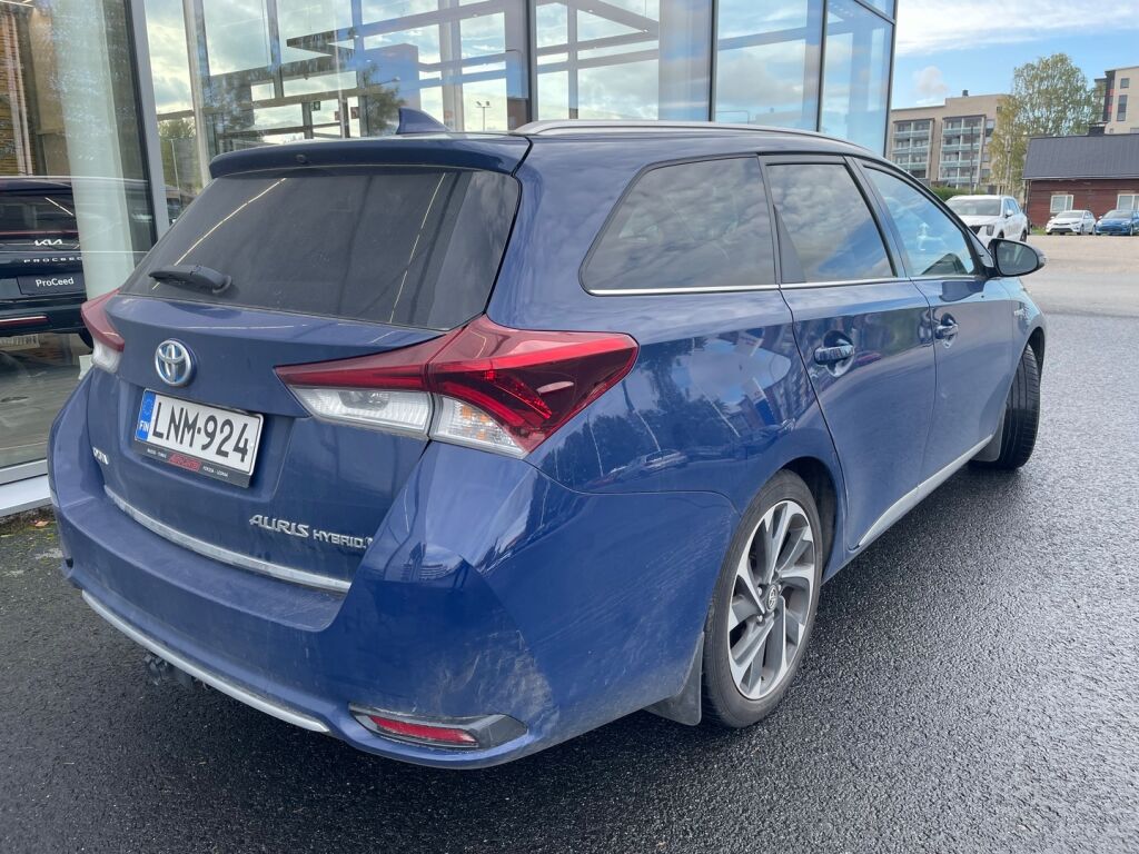 Toyota Auris 2016 Sininen