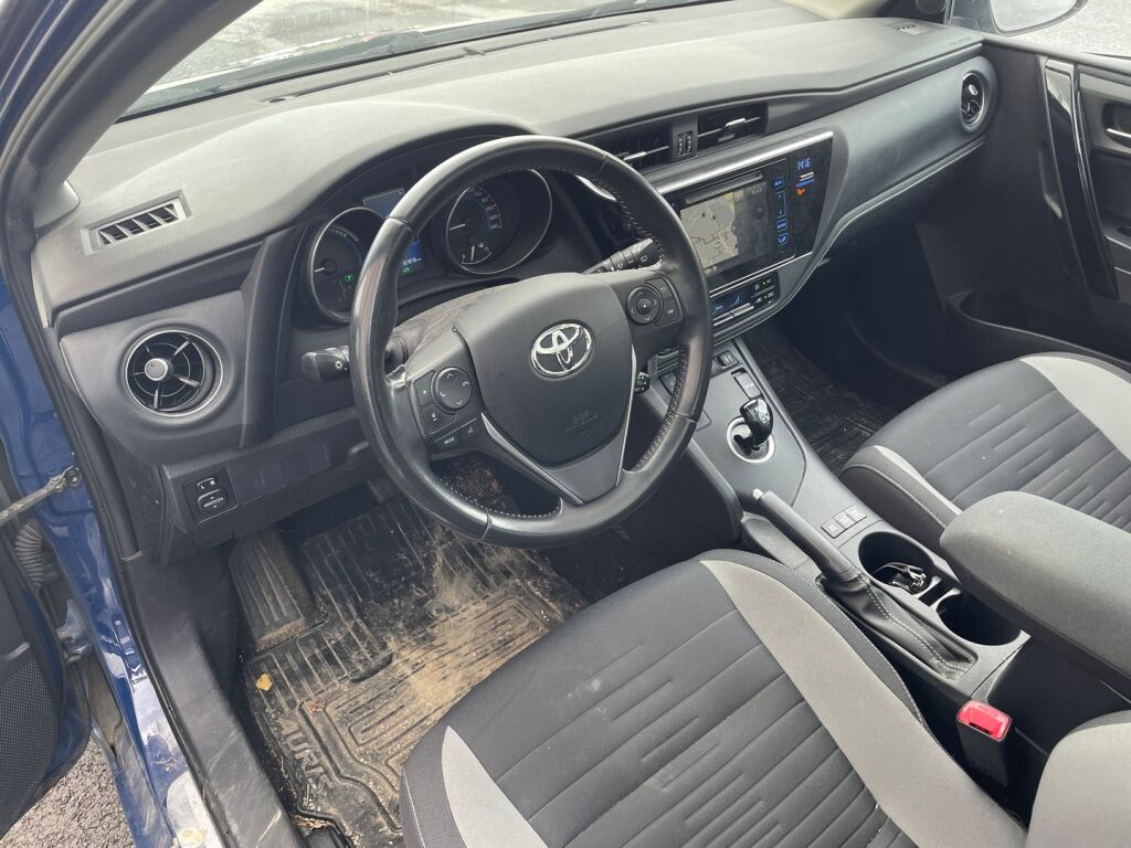 Toyota Auris 2016 Sininen