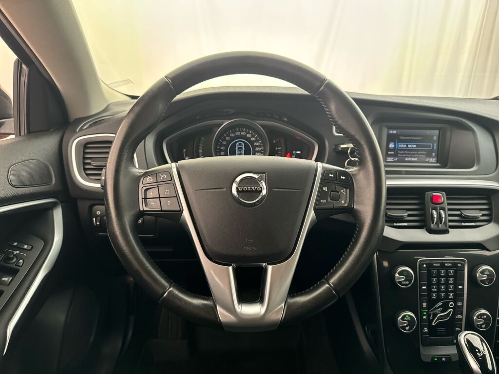 Volvo V40 Cross Country 2017 Punainen