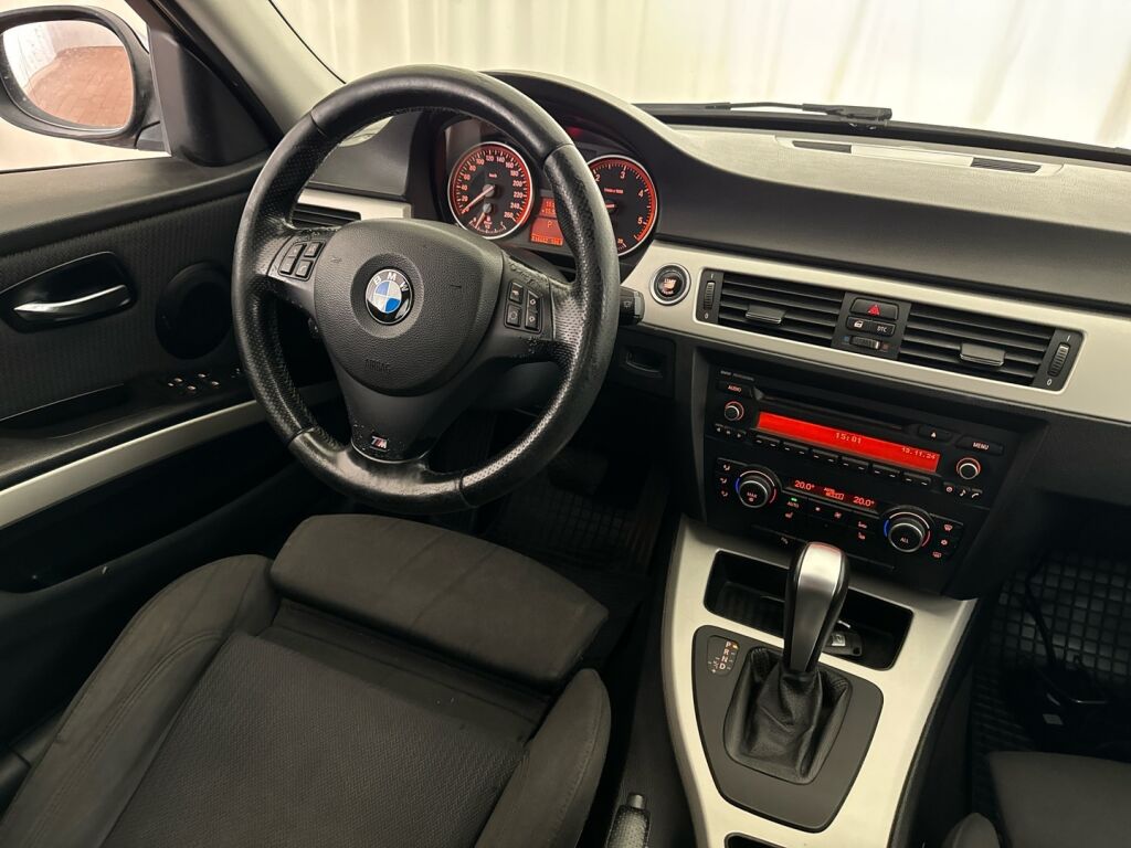 BMW 330 2010 Sininen