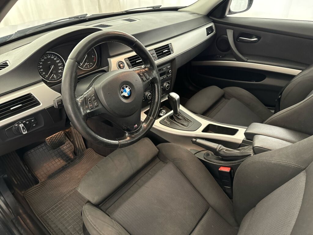 BMW 330 2010 Sininen