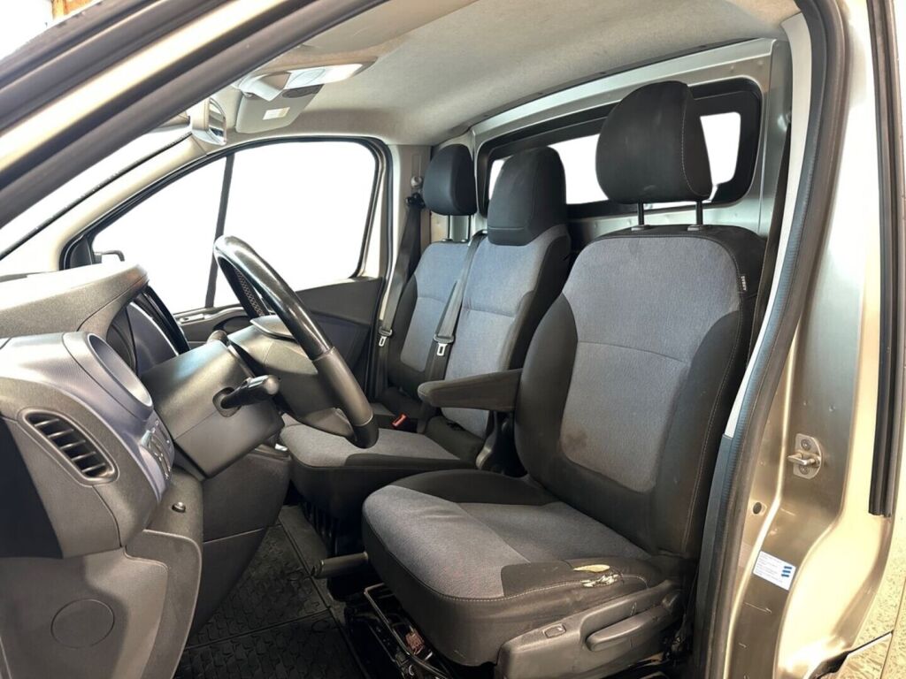 Opel Vivaro 2018 Ruskea (beige)