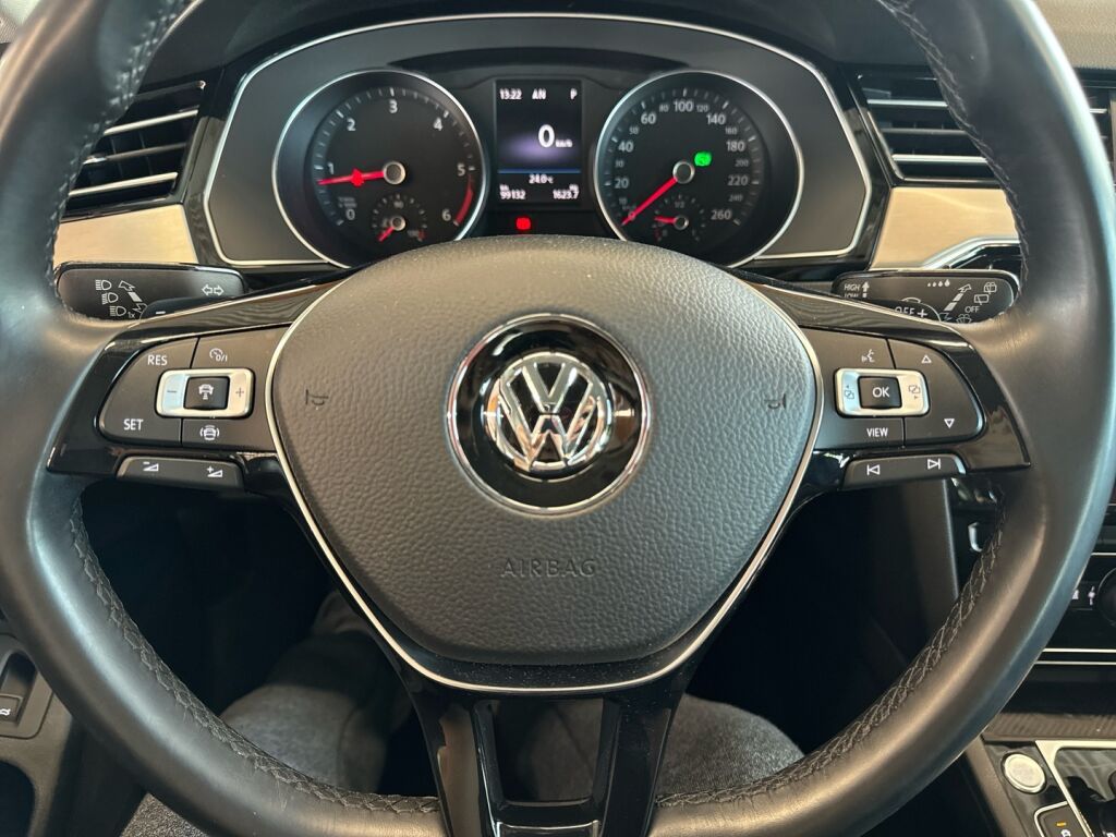 Volkswagen Passat 2019 Musta