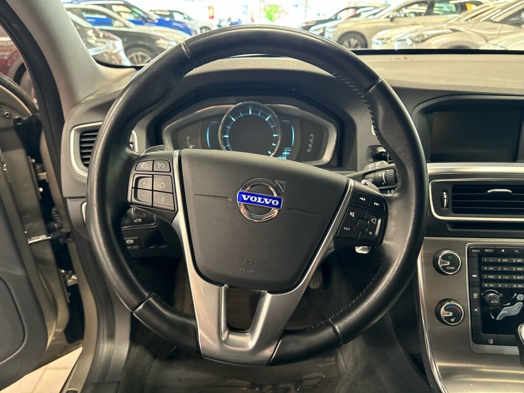 Volvo V60 2014 Ruskea (beige)