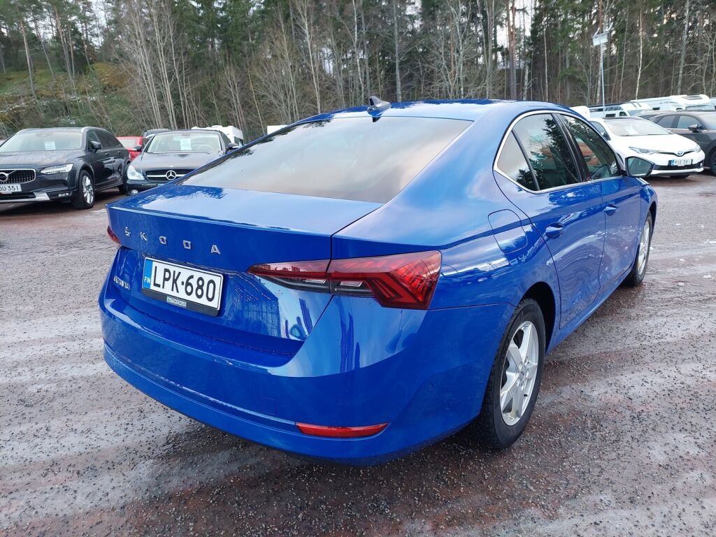 Skoda Octavia 2021 Sininen