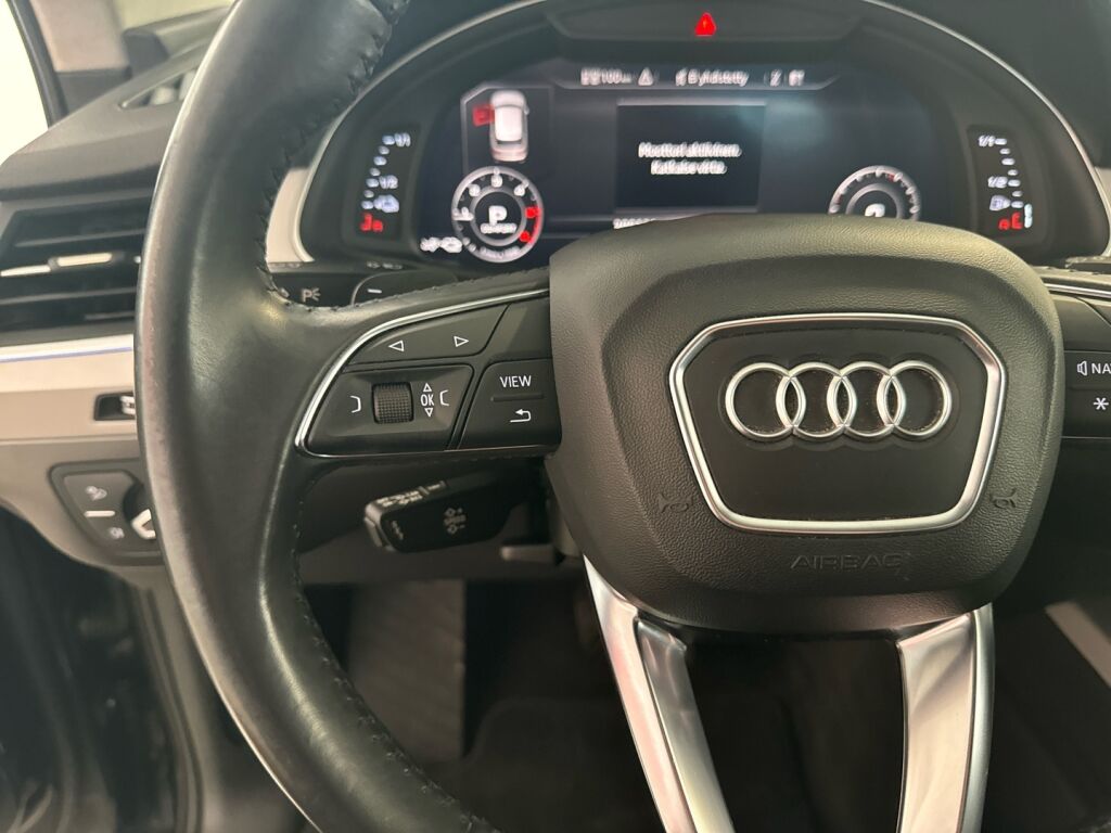 Audi Q7 2018 Musta