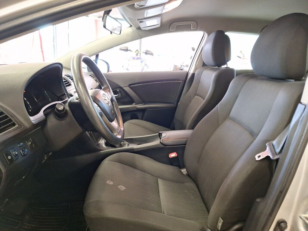 Toyota Avensis 2009 Hopea