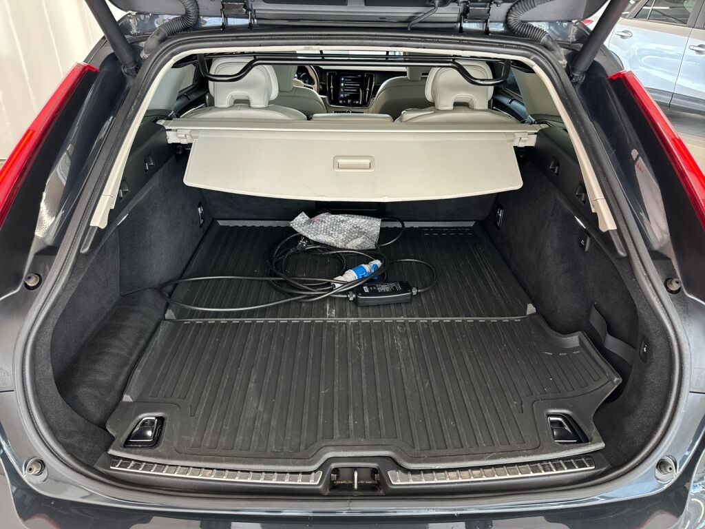 Volvo V90 2020 Harmaa