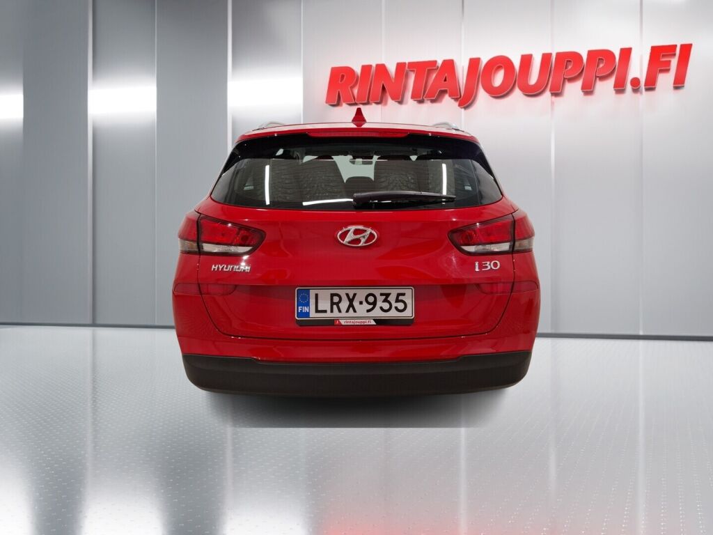 Hyundai i30 Wagon 2022 Punainen