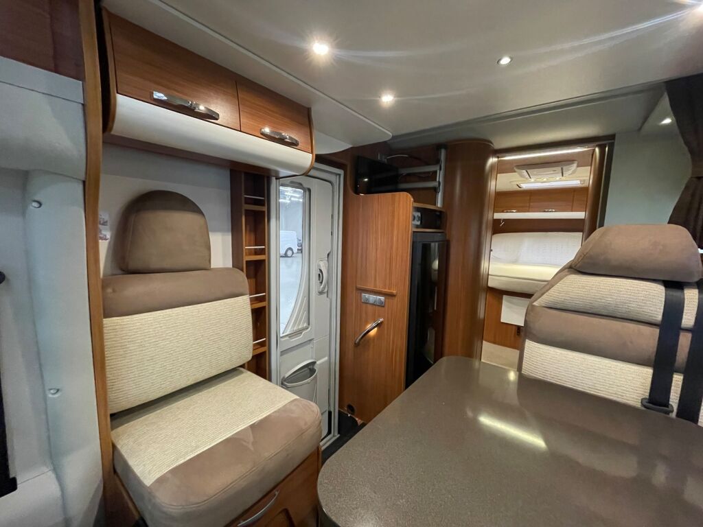 Adria Matrix Plus 670 SC 2014 Harmaa