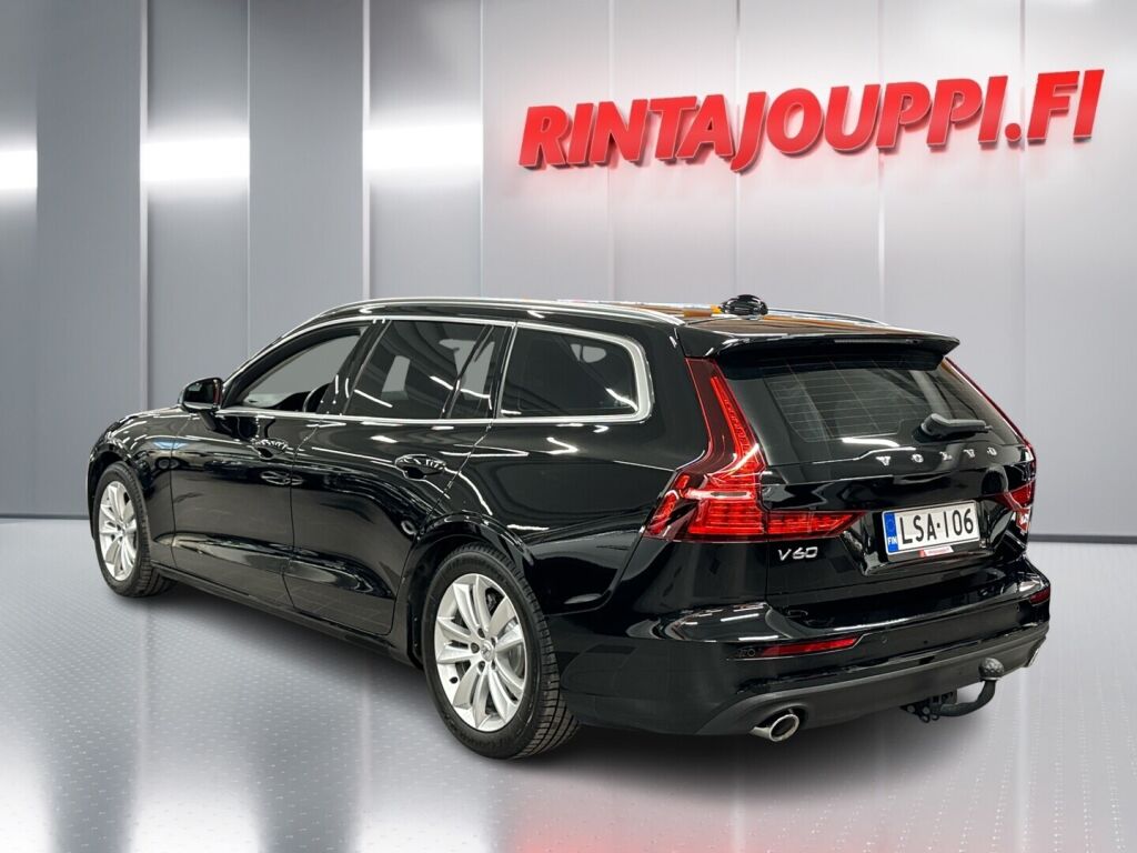 Volvo V60 2019 Musta