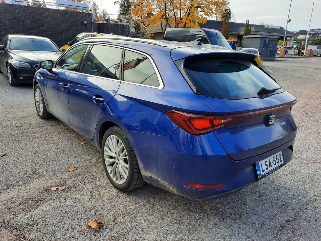 Seat Leon Sportstourer 2021 Sininen