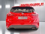 Ford Focus 2024 Punainen