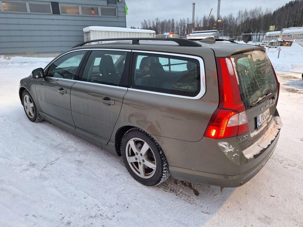 Volvo V70 2010 Vihreä