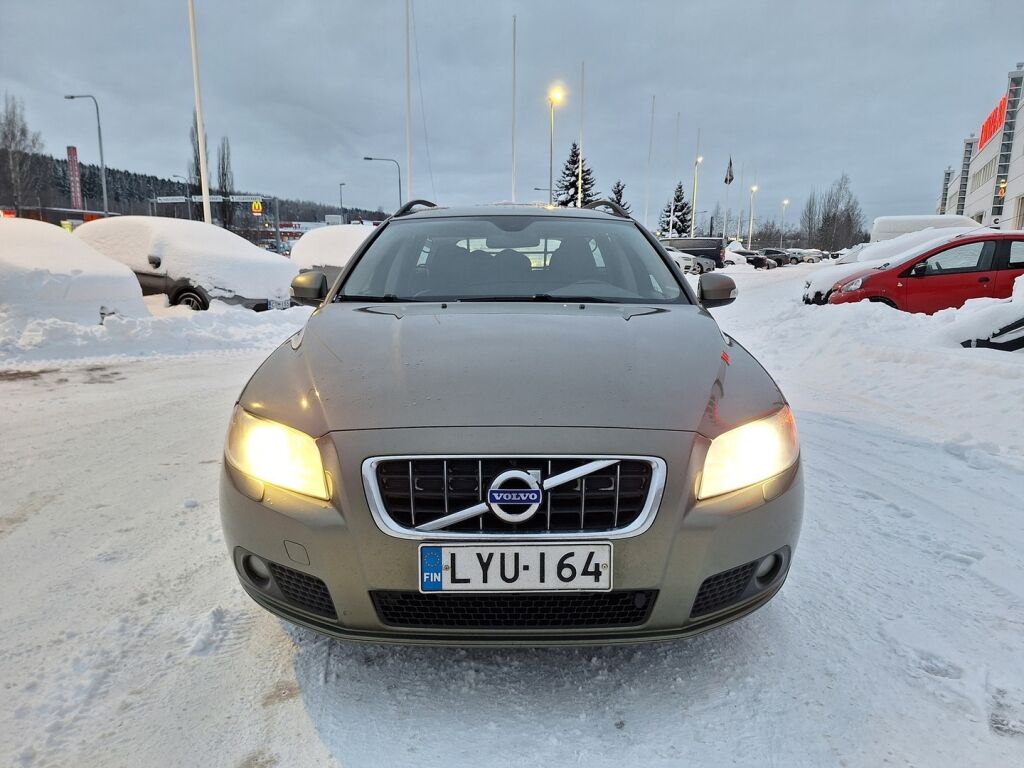 Volvo V70 2010 Vihreä