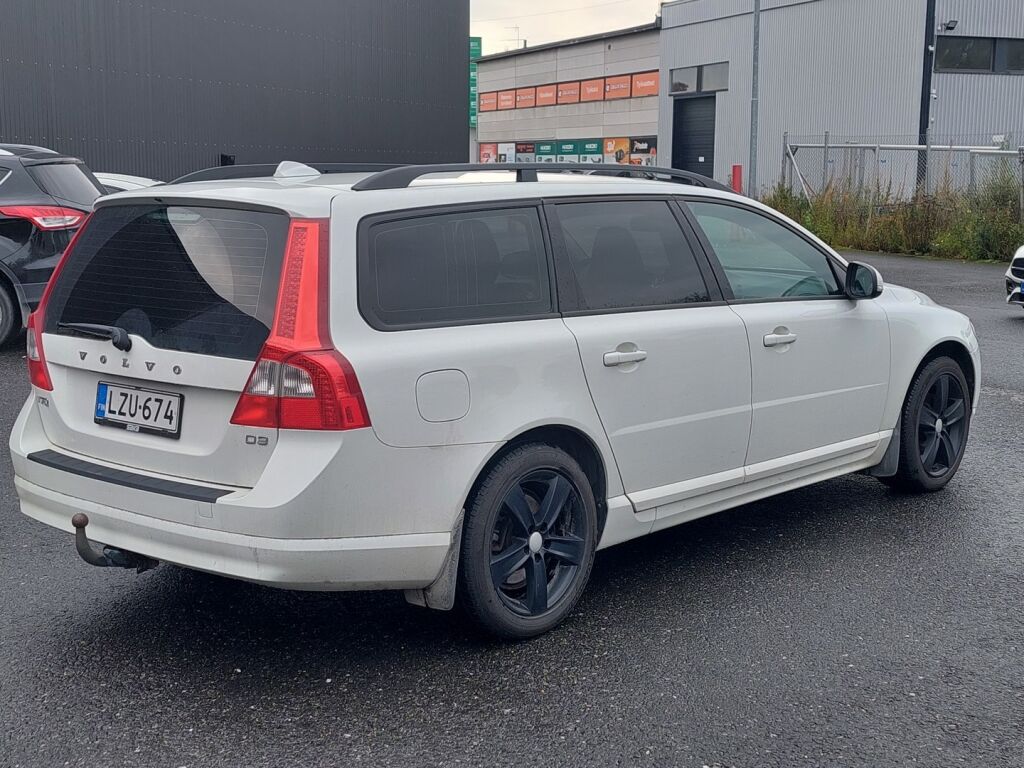 Volvo V70 2012 Valkoinen