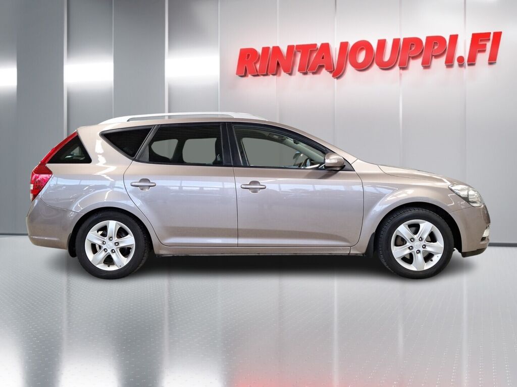 Kia Ceed 2012 Ruskea (beige)