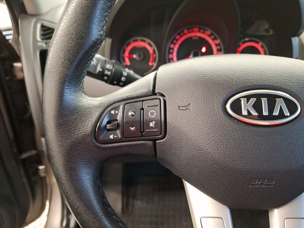 Kia Ceed 2012 Ruskea (beige)