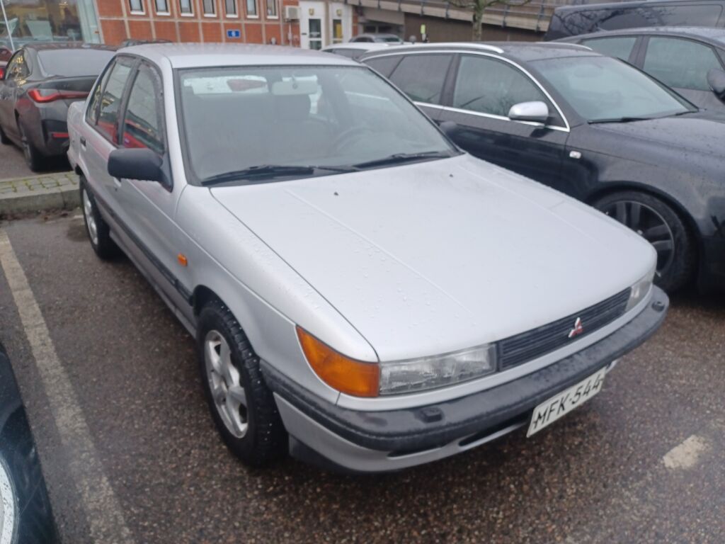 Mitsubishi Lancer 1991 Harmaa