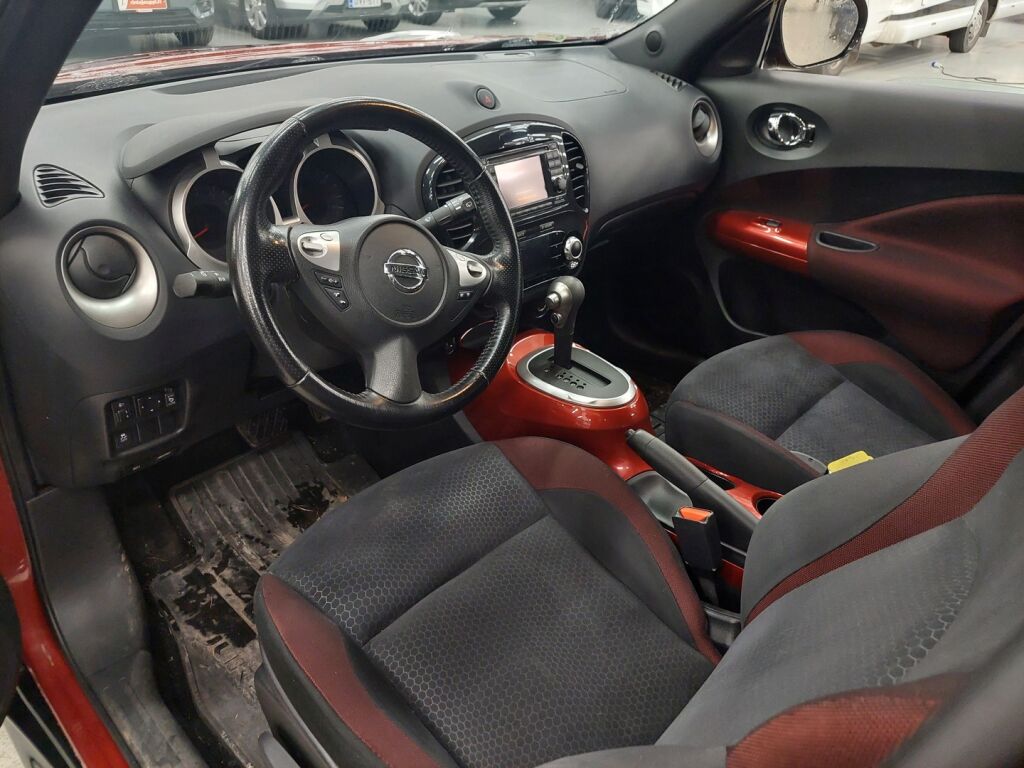 Nissan Juke 2011 Punainen