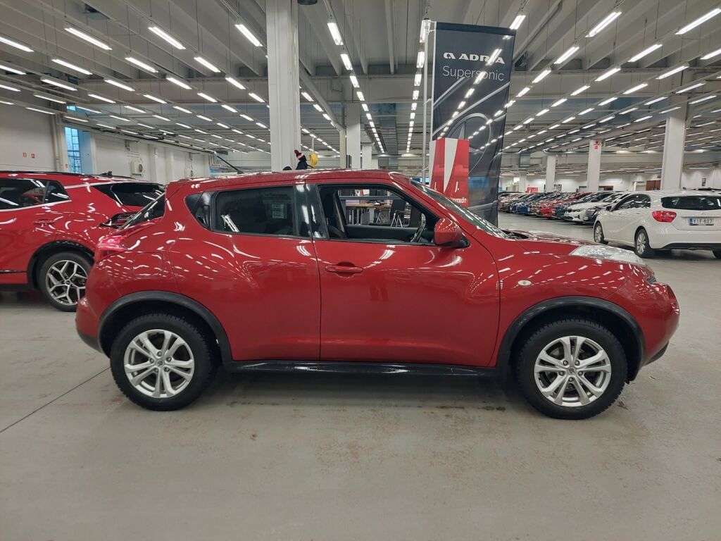 Nissan Juke 2011 Punainen