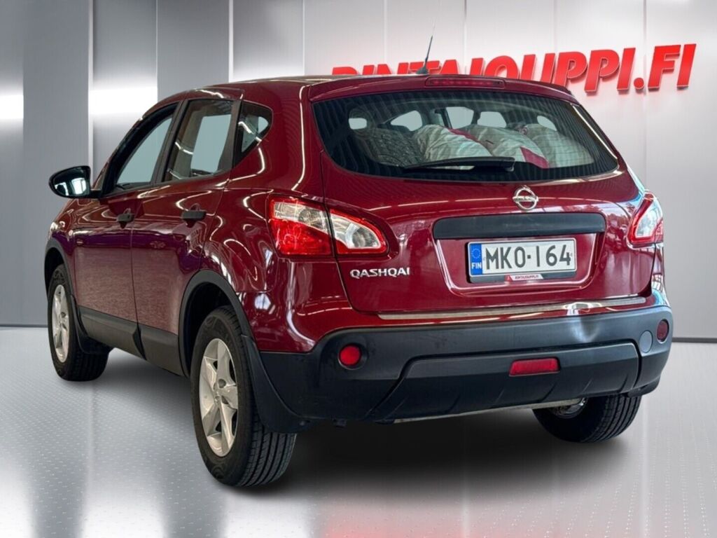 Nissan Qashqai 2011 Punainen