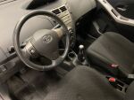 Toyota Yaris 2011 Harmaa