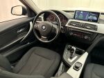 BMW 318 2013 Musta