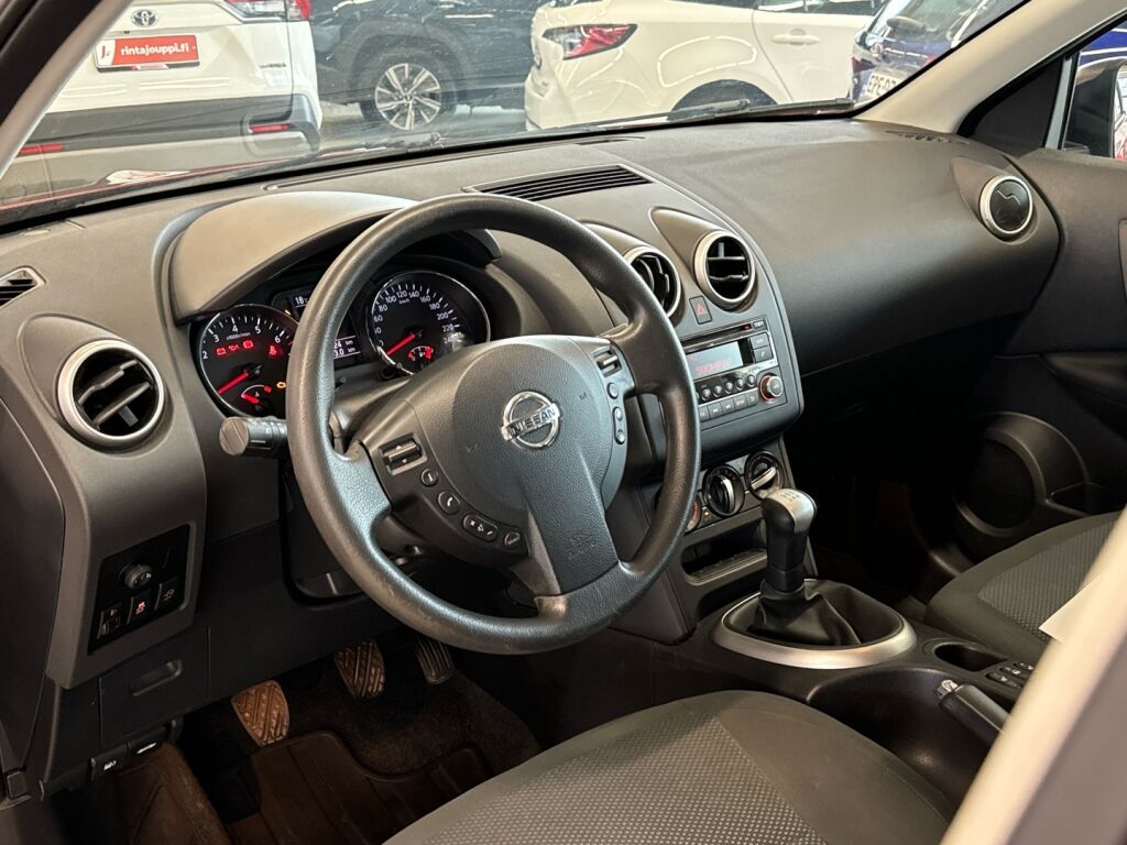 Nissan Qashqai 2013 Punainen