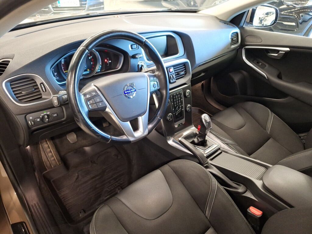 Volvo V40 2014 Ruskea (beige)