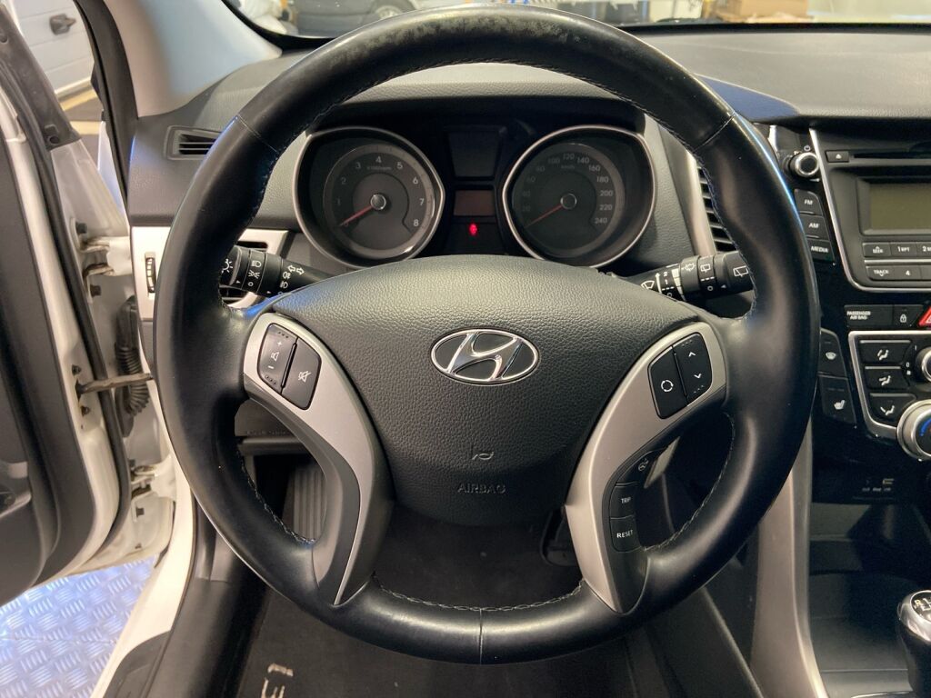 Hyundai i30 5d 2016 Valkoinen