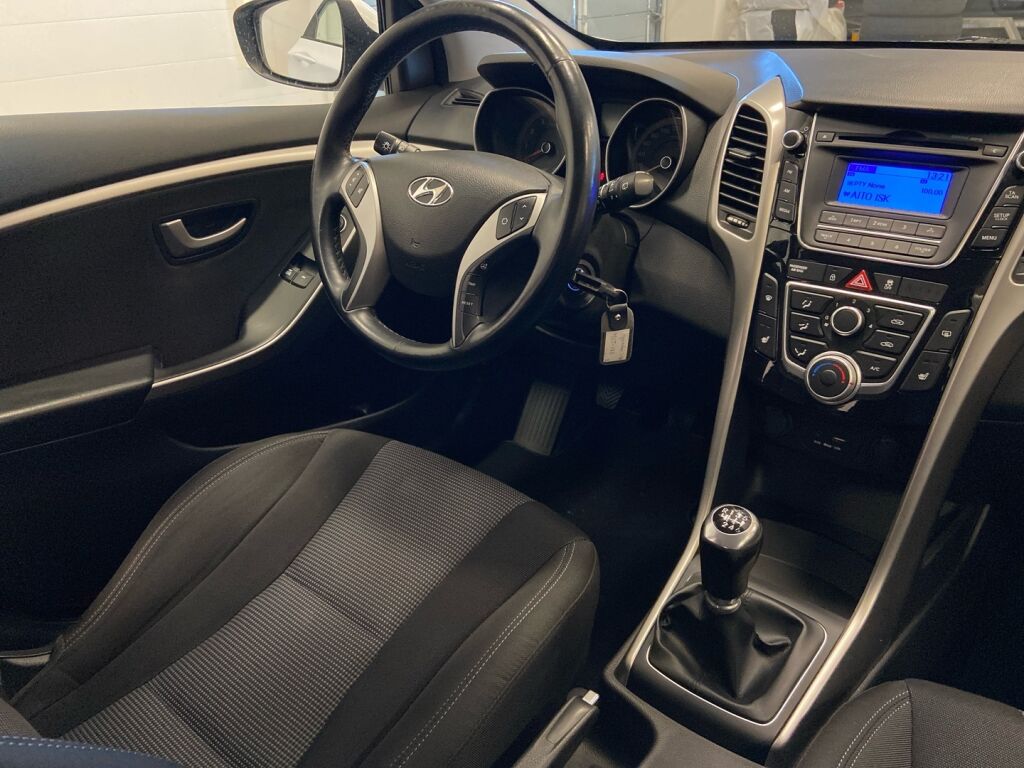 Hyundai i30 5d 2016 Valkoinen