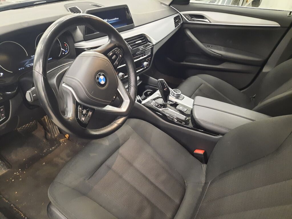 BMW 520 2018 Ruskea (beige)