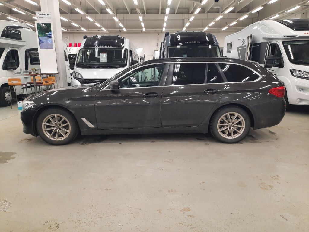 BMW 520 2018 Ruskea (beige)