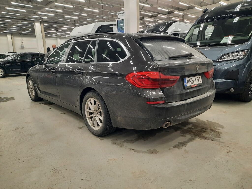 BMW 520 2018 Ruskea (beige)