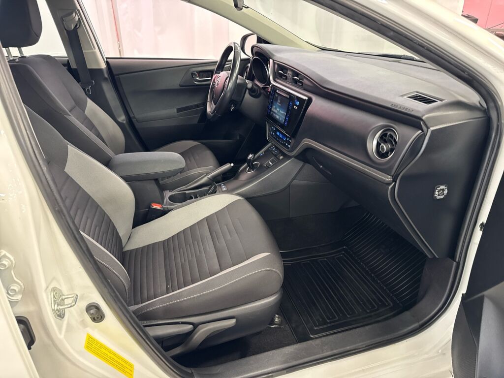 Toyota Auris 2018 Valkoinen