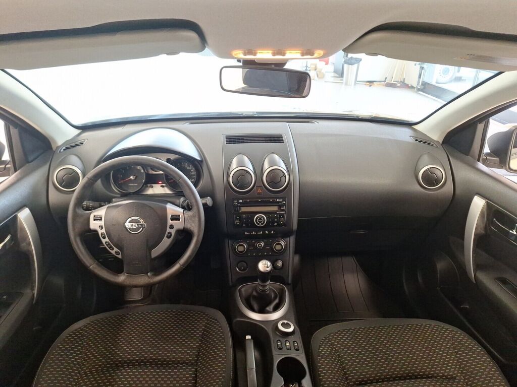 Nissan Qashqai 2008 Ruskea (beige)