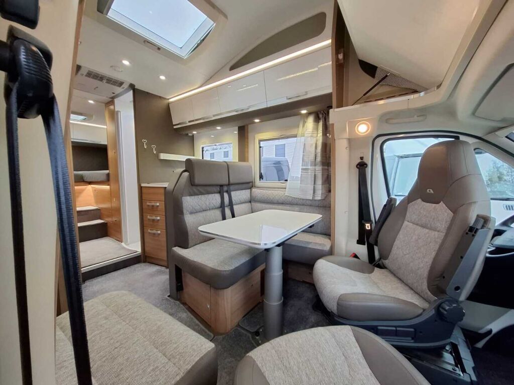 Adria Coral XL Plus 670 SL 2018 Valkoinen