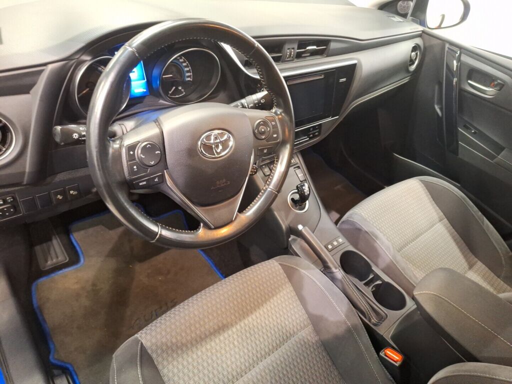 Toyota Auris 2018 Sininen