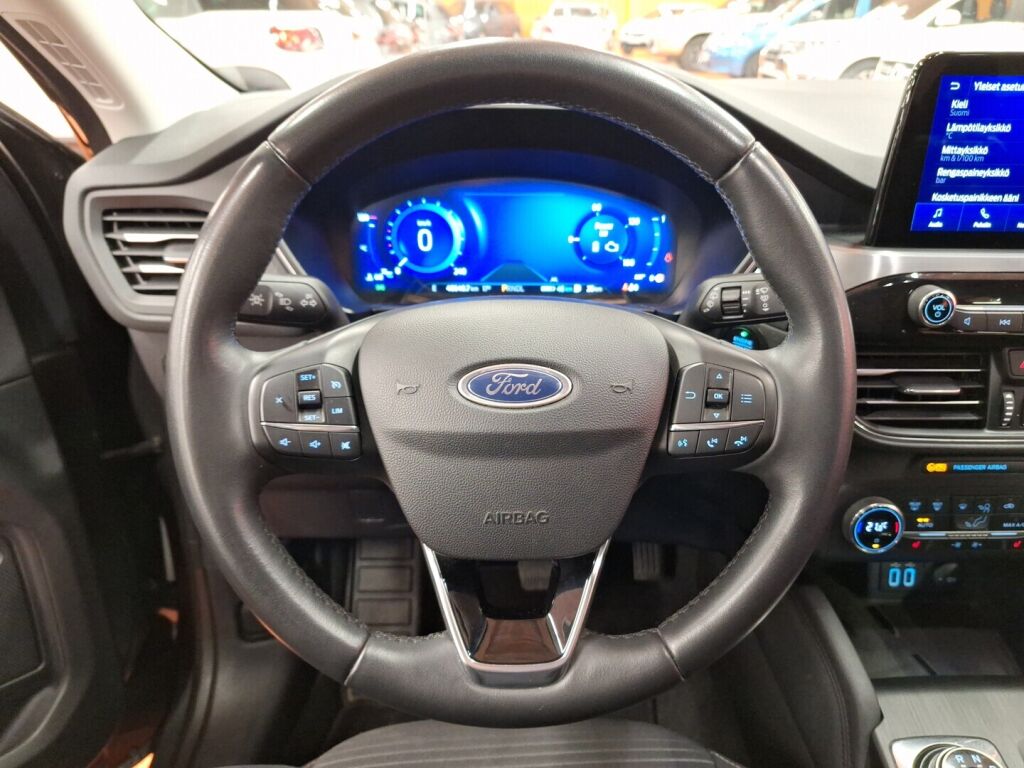 Ford Kuga 2021 Harmaa