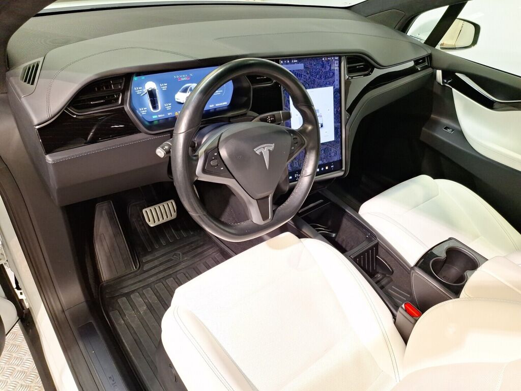 Tesla Model X 2018 Valkoinen