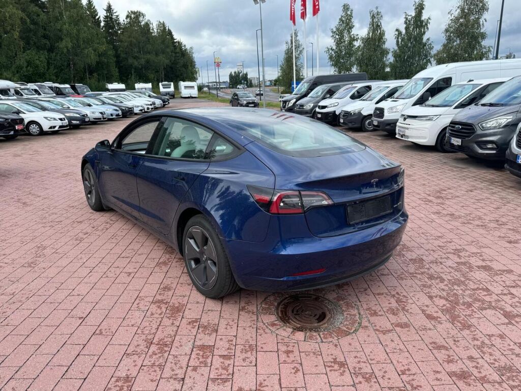 Tesla Model 3 2021 Metalli sininen