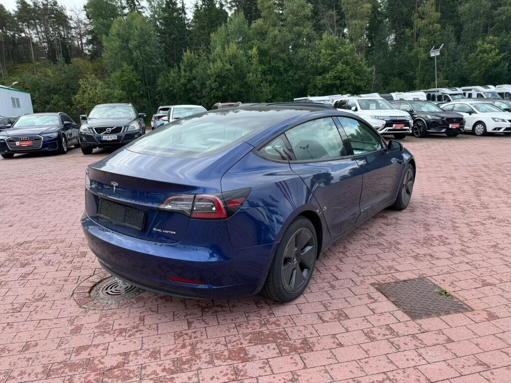 Tesla Model 3 2021 Metalli sininen