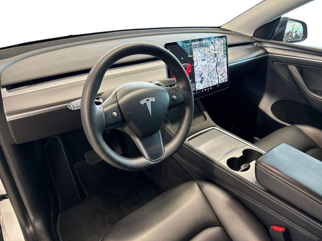 Tesla Model Y 2021 Valkoinen