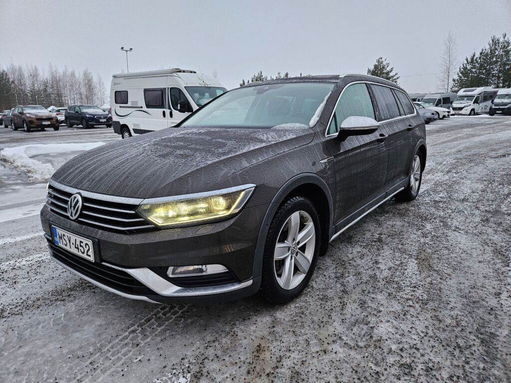 Volkswagen Passat 2016 Ruskea (beige)