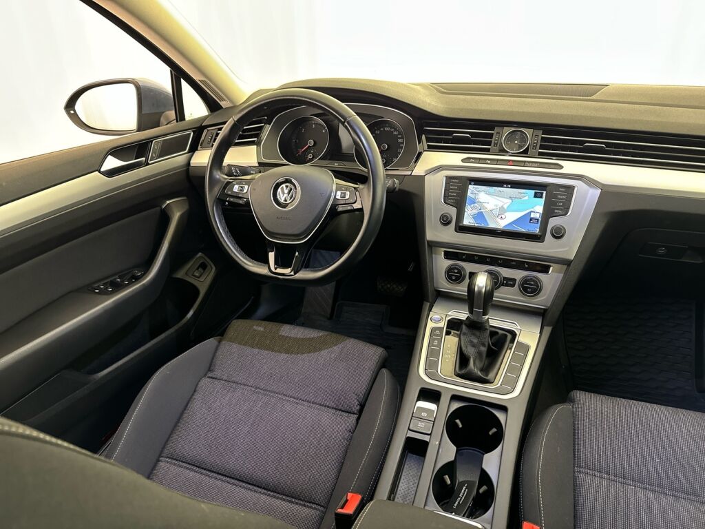 Volkswagen Passat 2015 Sininen