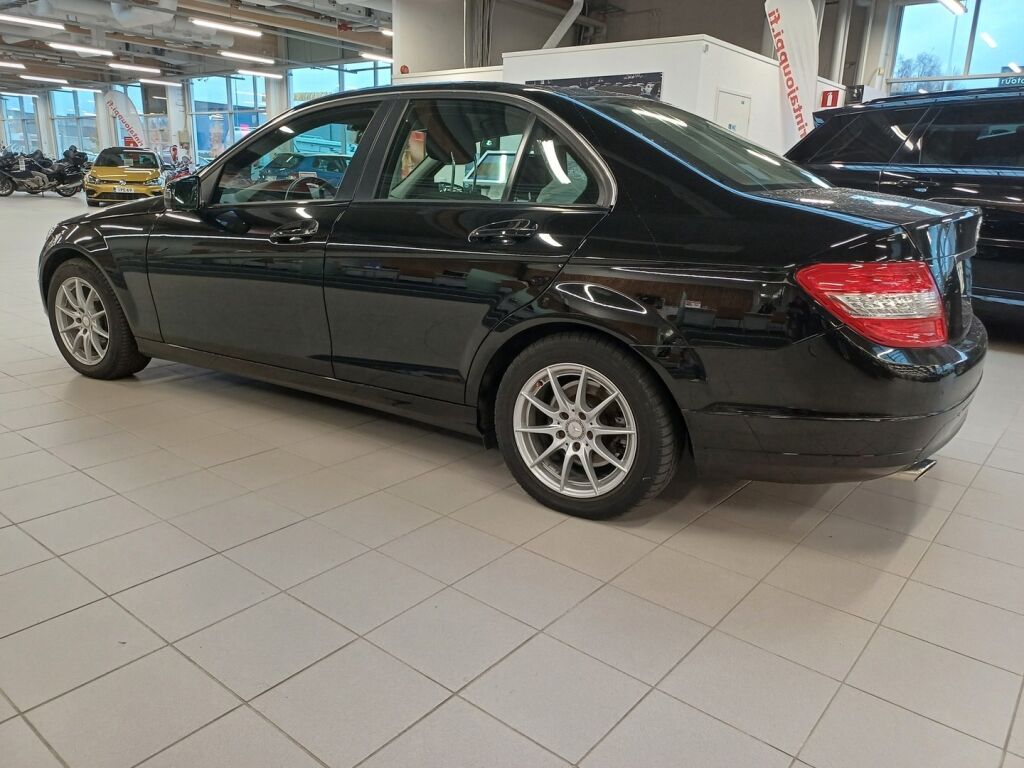 Mercedes-Benz C 2010 Musta