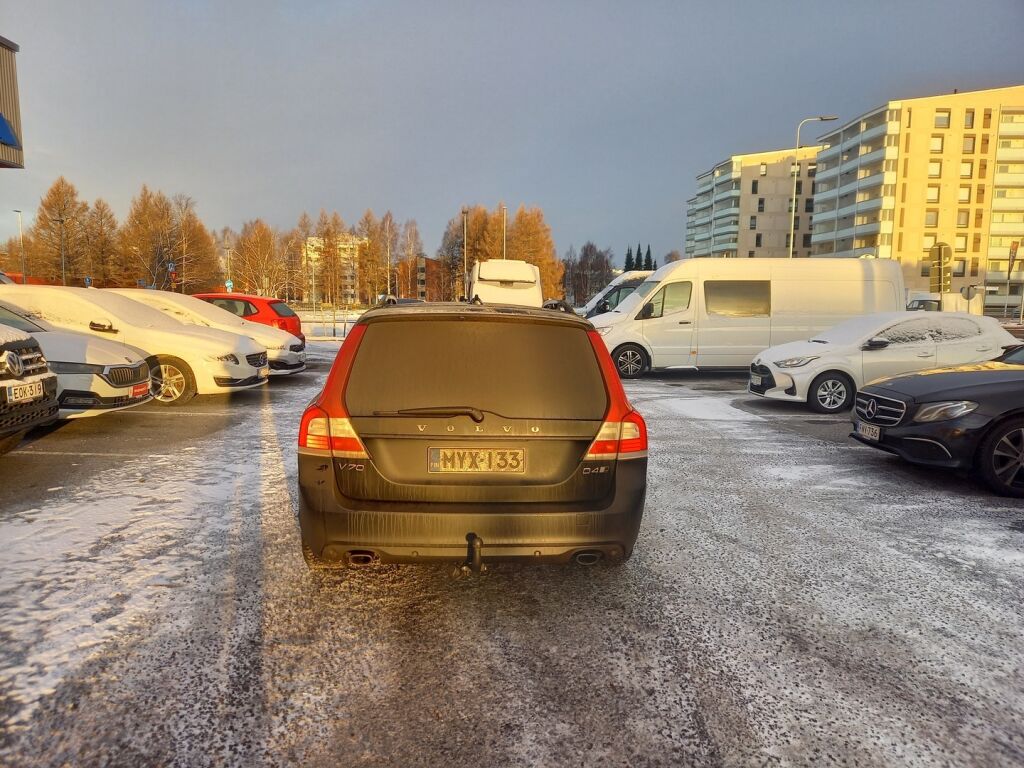 Volvo V70 2015 Musta