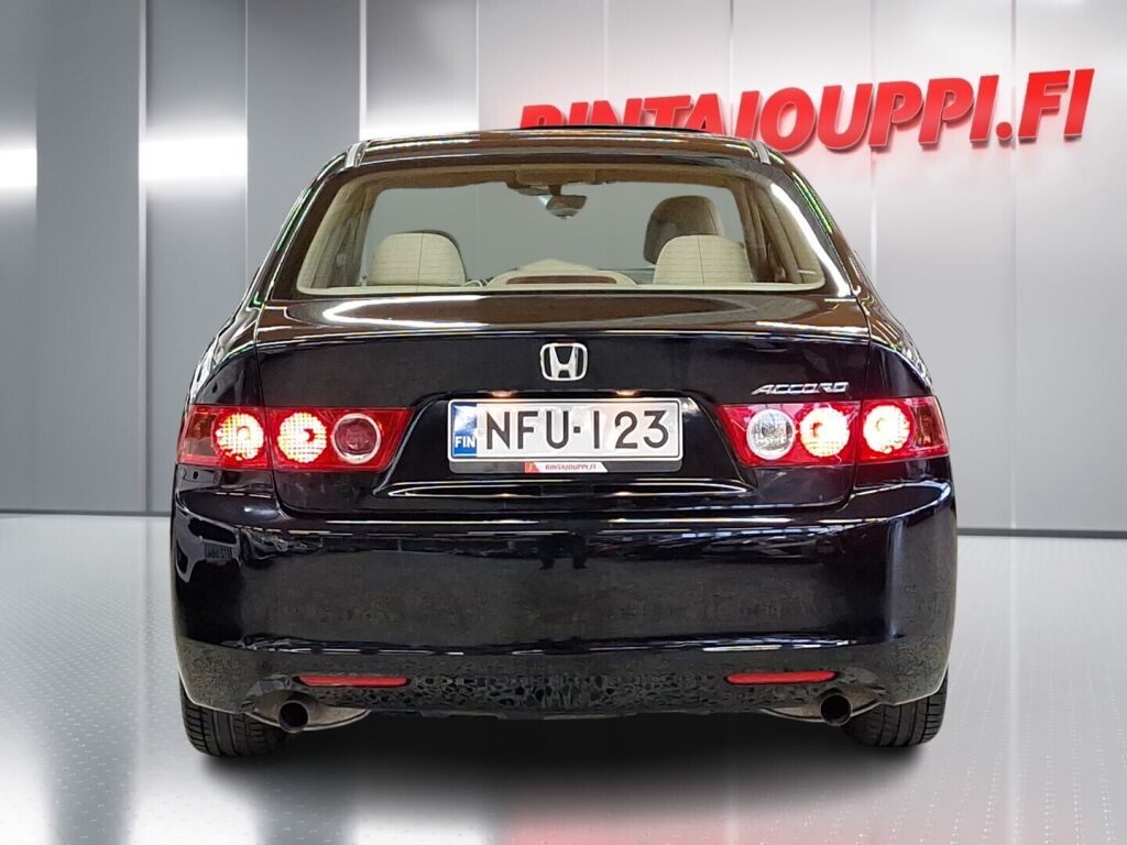 Honda Accord 2005 Musta